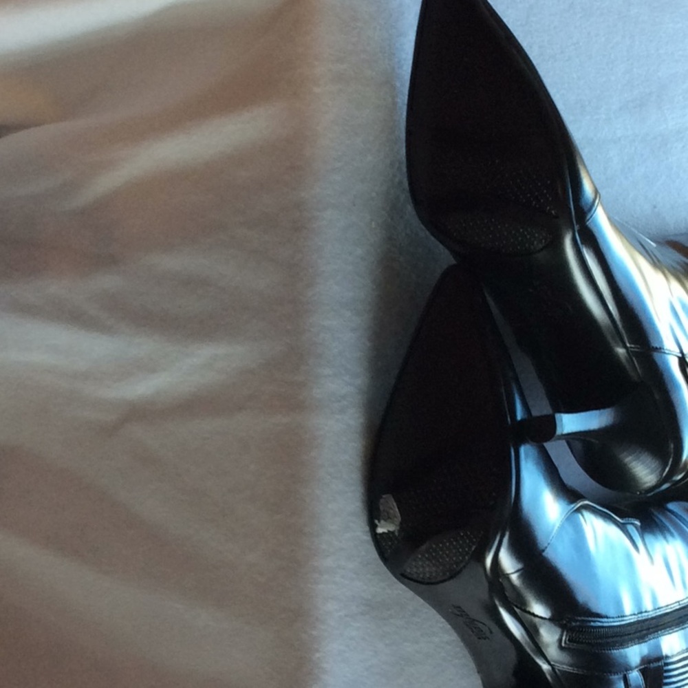 Boots - Picture 5 of 5